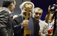 آقای روحانی، این بیمار دارو می‌خواهد نه اسباب‌بازی!